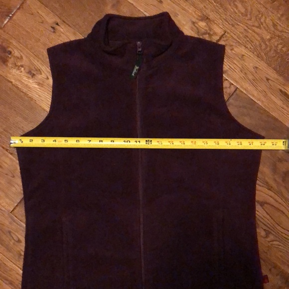 Woolrich deep purple vest in Large - Picture 5 of 6
